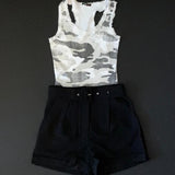 High-waist belted short